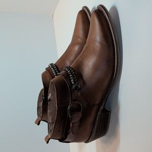 Matisse Prescott Brown Leather Ankle Boots with Beaded Strap Size 8
